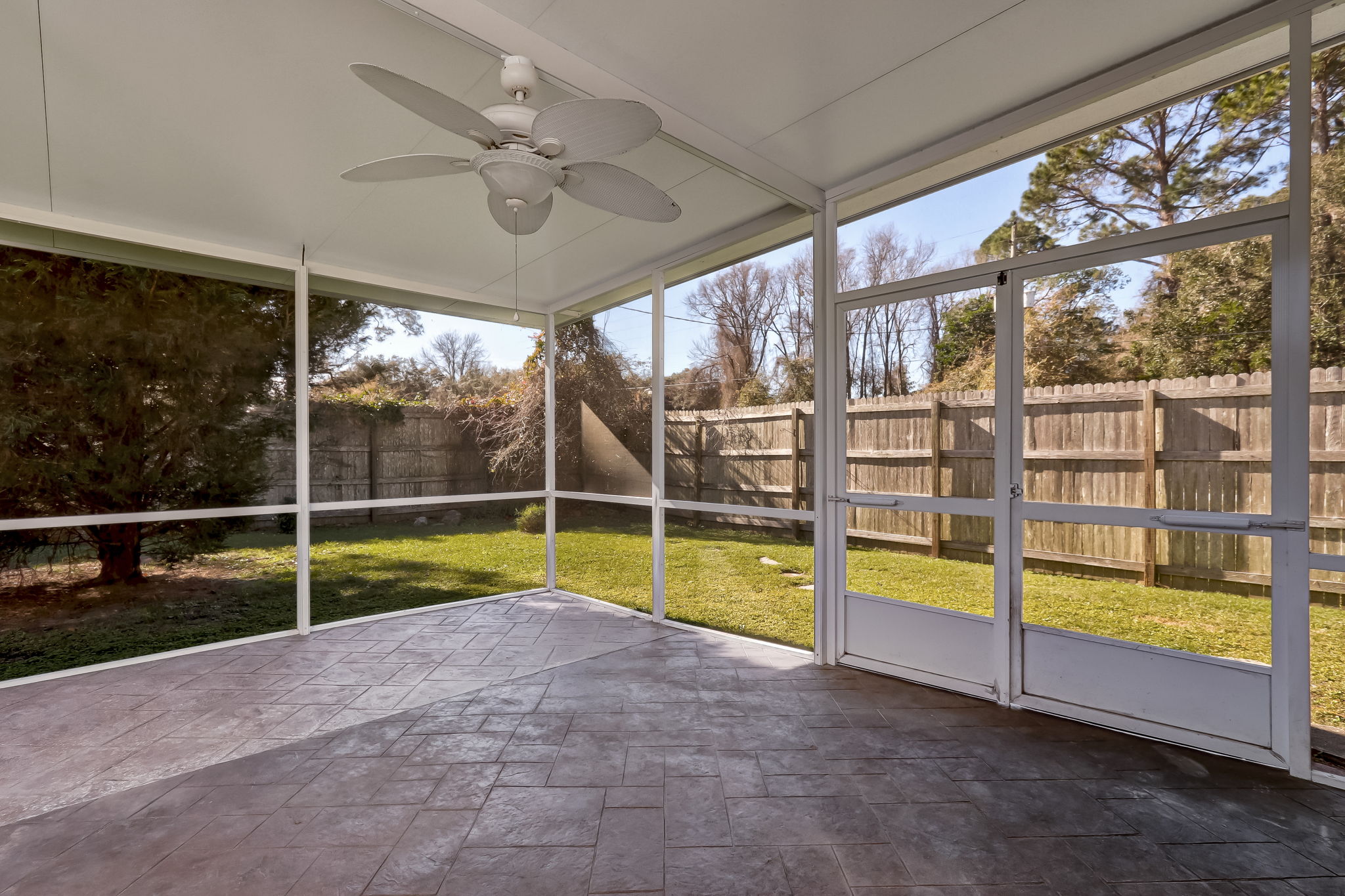 Screened-in Porch