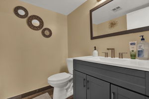  Photo 32