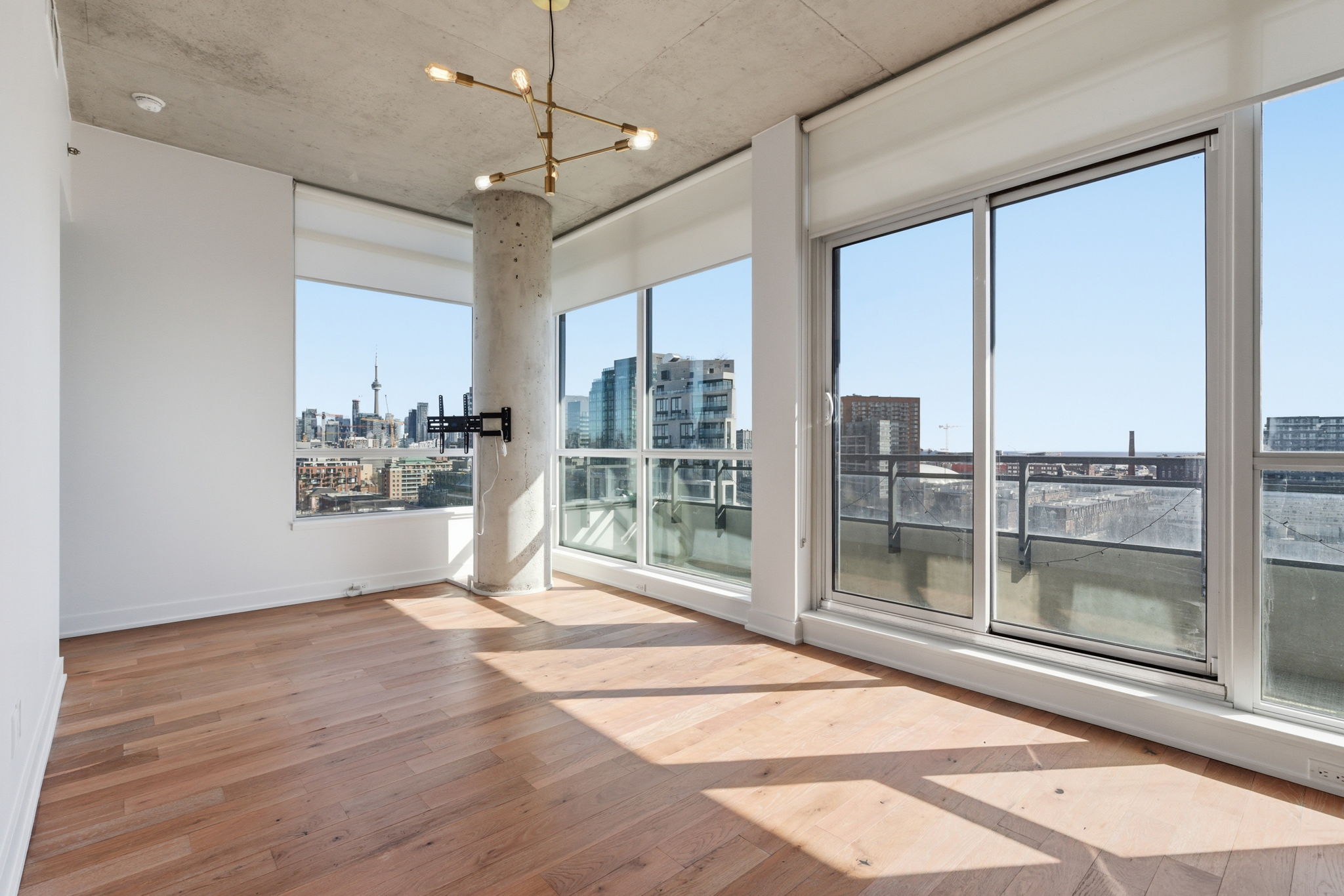 Toronto property showcase — delivered property photograph 8