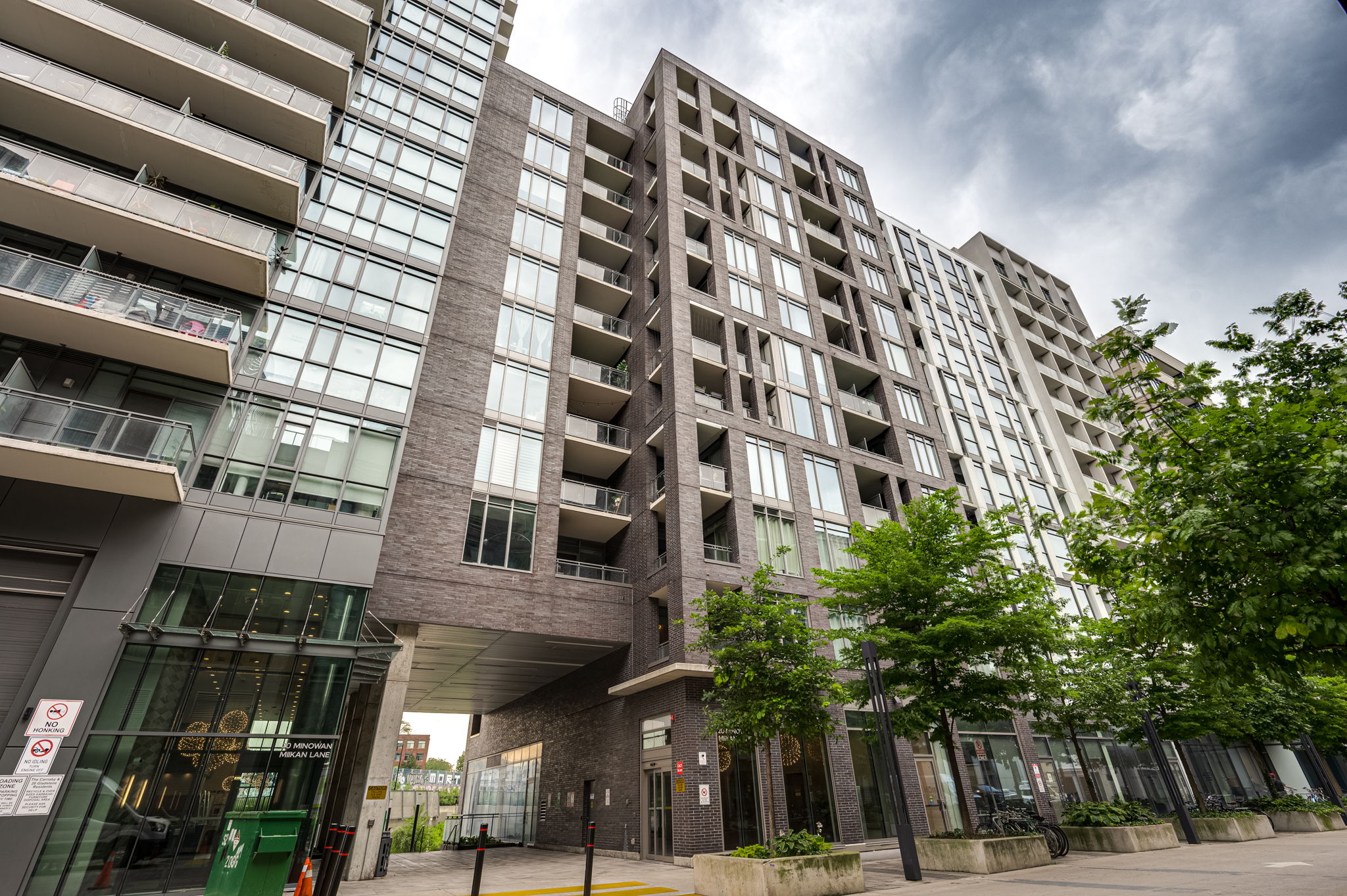 20 Minowan Miikan Ln Unit 1115 Toronto, ON M6J 0E5