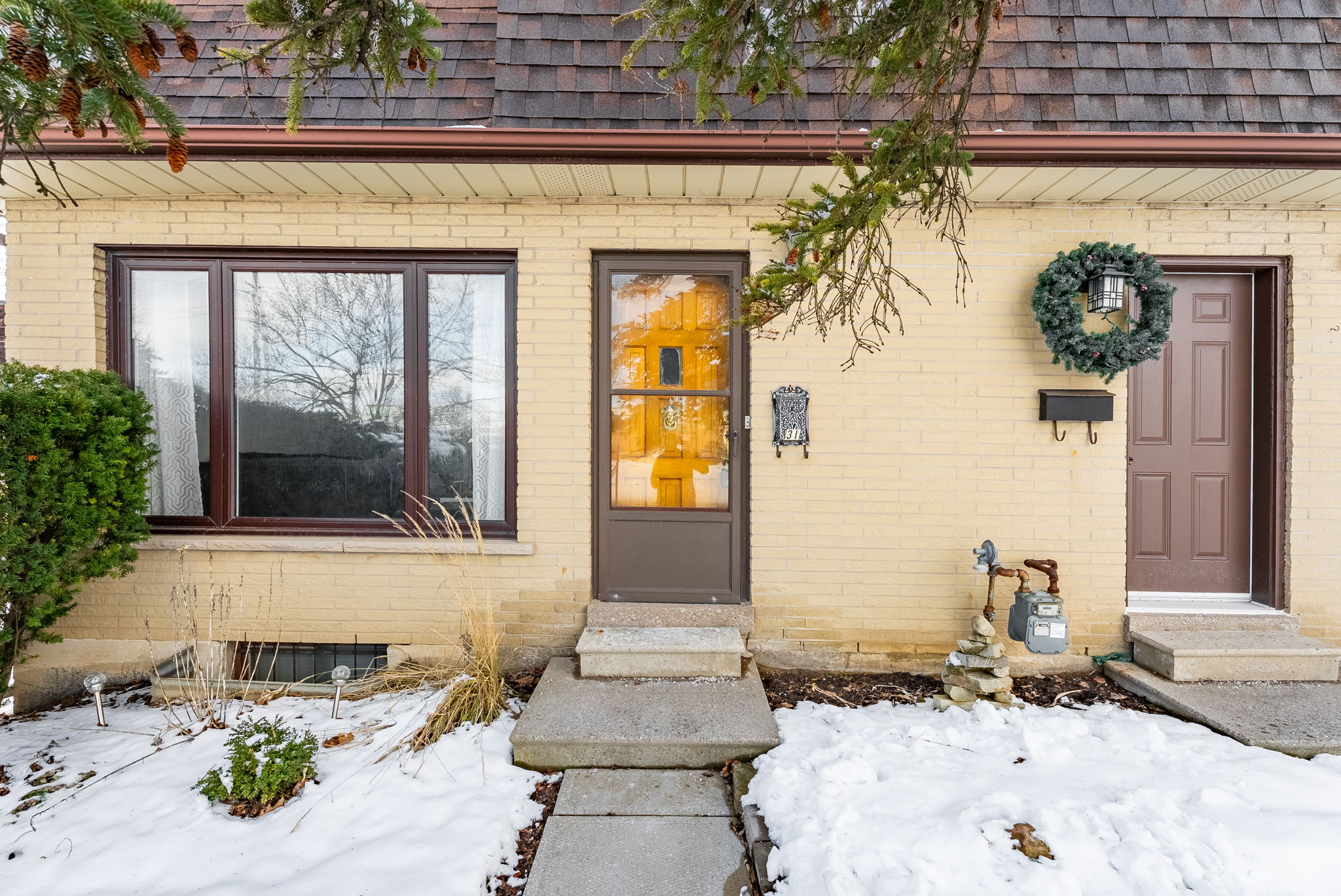 Front Porch/Entrance