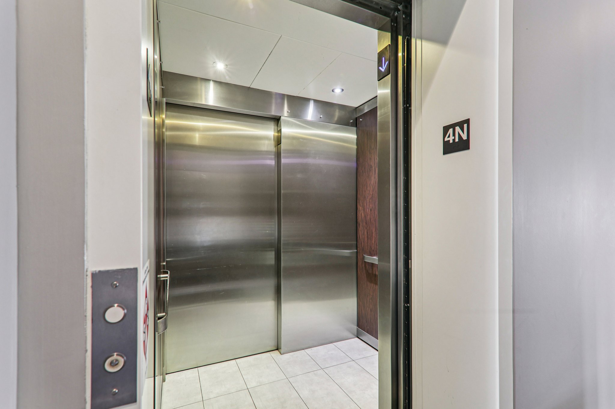 N Carpenter St 4n-S2002-004.jpg