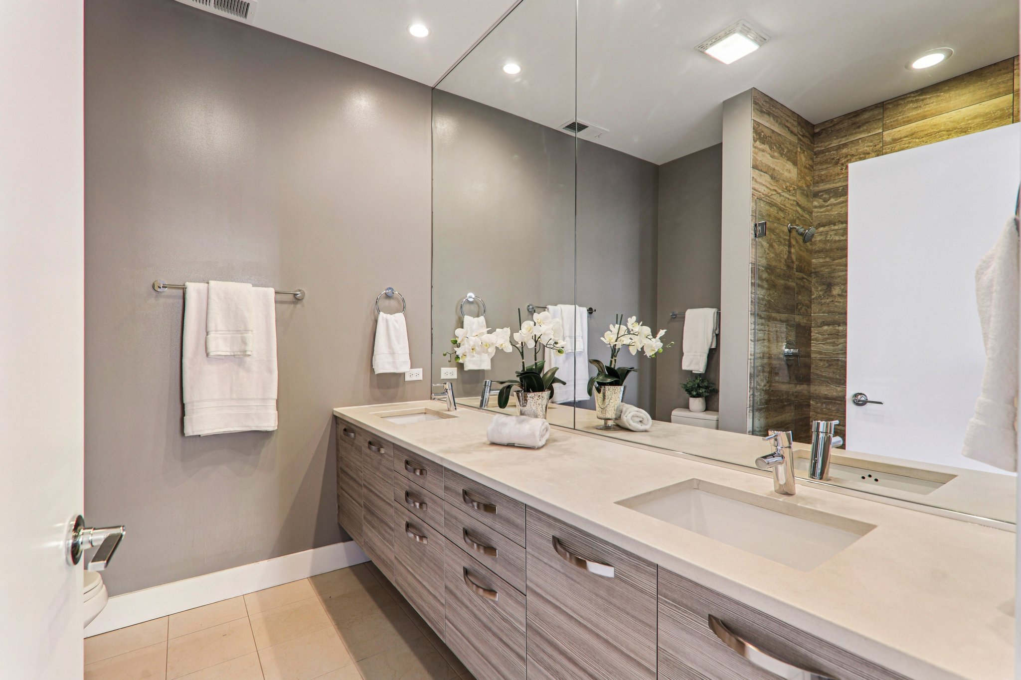 N Carpenter St 4n-S2002-022.jpg