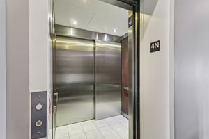 N Carpenter St 4n-S2002-004.jpg