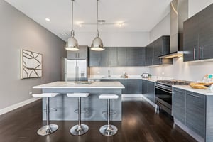 N Carpenter St 4n-S2002-017.jpg