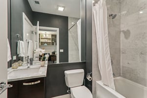 N Carpenter St 4n-S2002-028.jpg