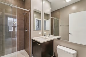 N Carpenter St 4n-S2002-033.jpg