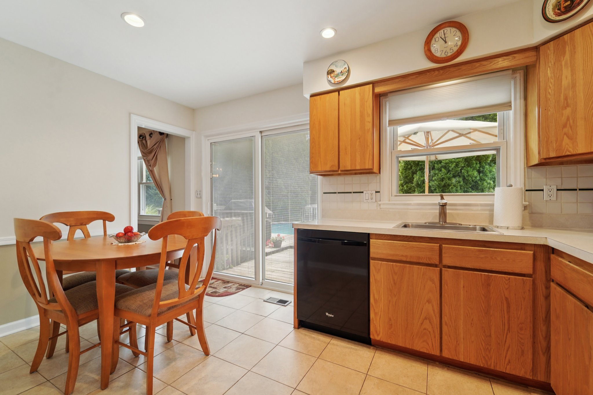 Eat-In Kitchen