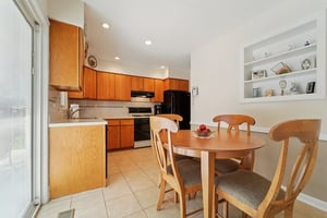 Eat-In Kitchen