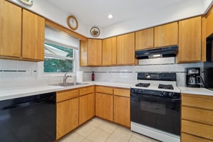 Eat-In Kitchen