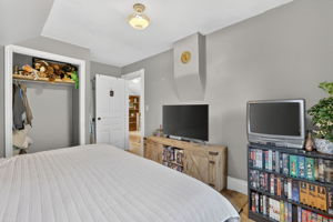  Photo 44