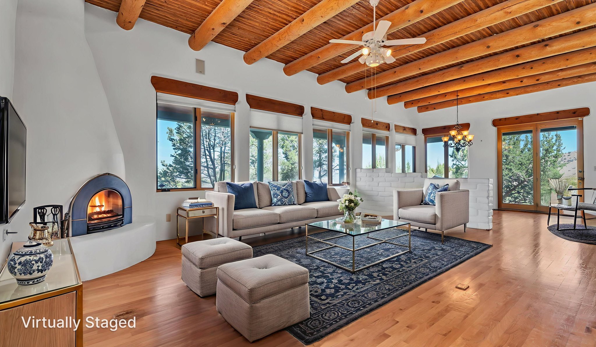 DSC08214 virtually staged.jpeg