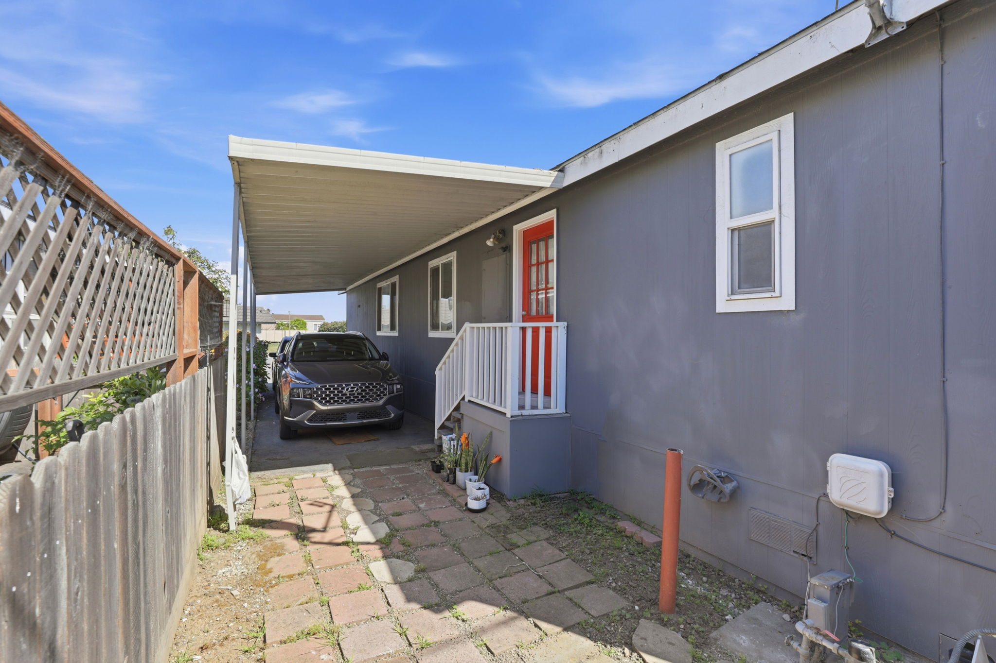 033_F8_20 Russell Rd