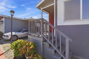 004_F8_20 Russell Rd