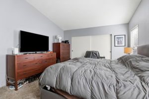 020_F8_20 Russell Rd