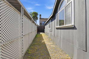 029_F8_20 Russell Rd