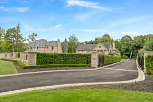 20 Sandringham Dr.