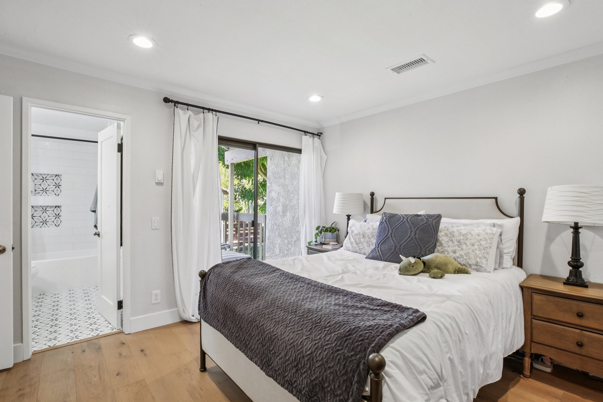 Seaview Dr-L3107-036.jpg