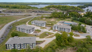  Photo 0