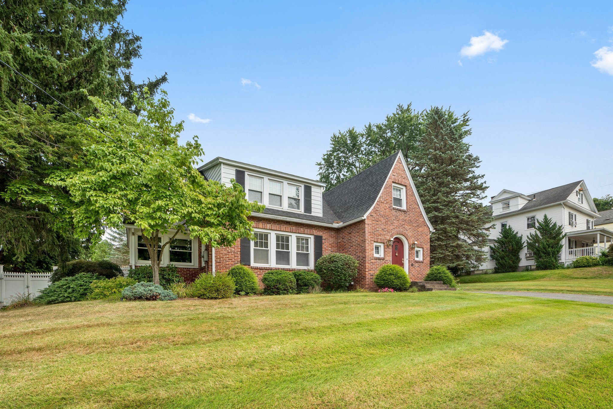 20 Somers Rd, East Longmeadow, MA 01028 Seven Roads Media