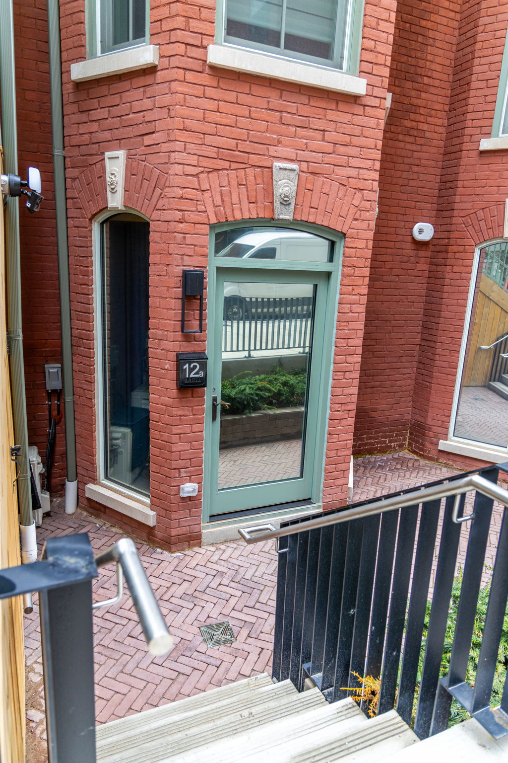 Property in Toronto — delivered property photograph 7