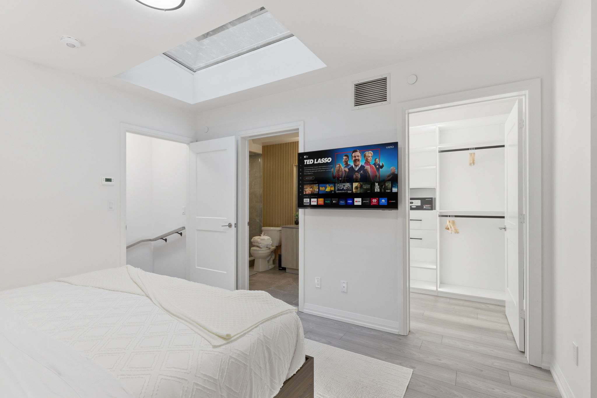 Property in Toronto — delivered property photograph 28