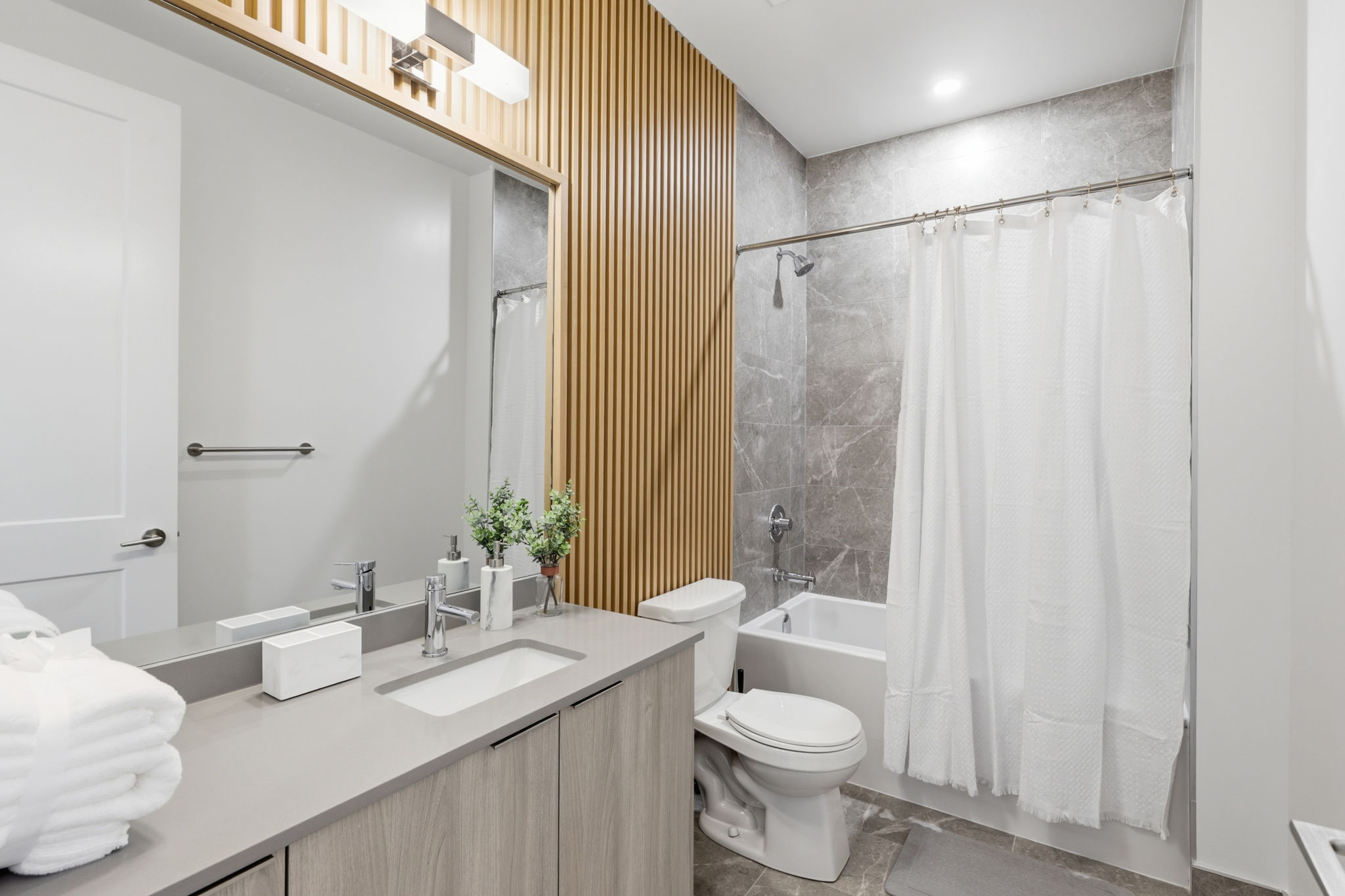 Property in Toronto — delivered property photograph 33