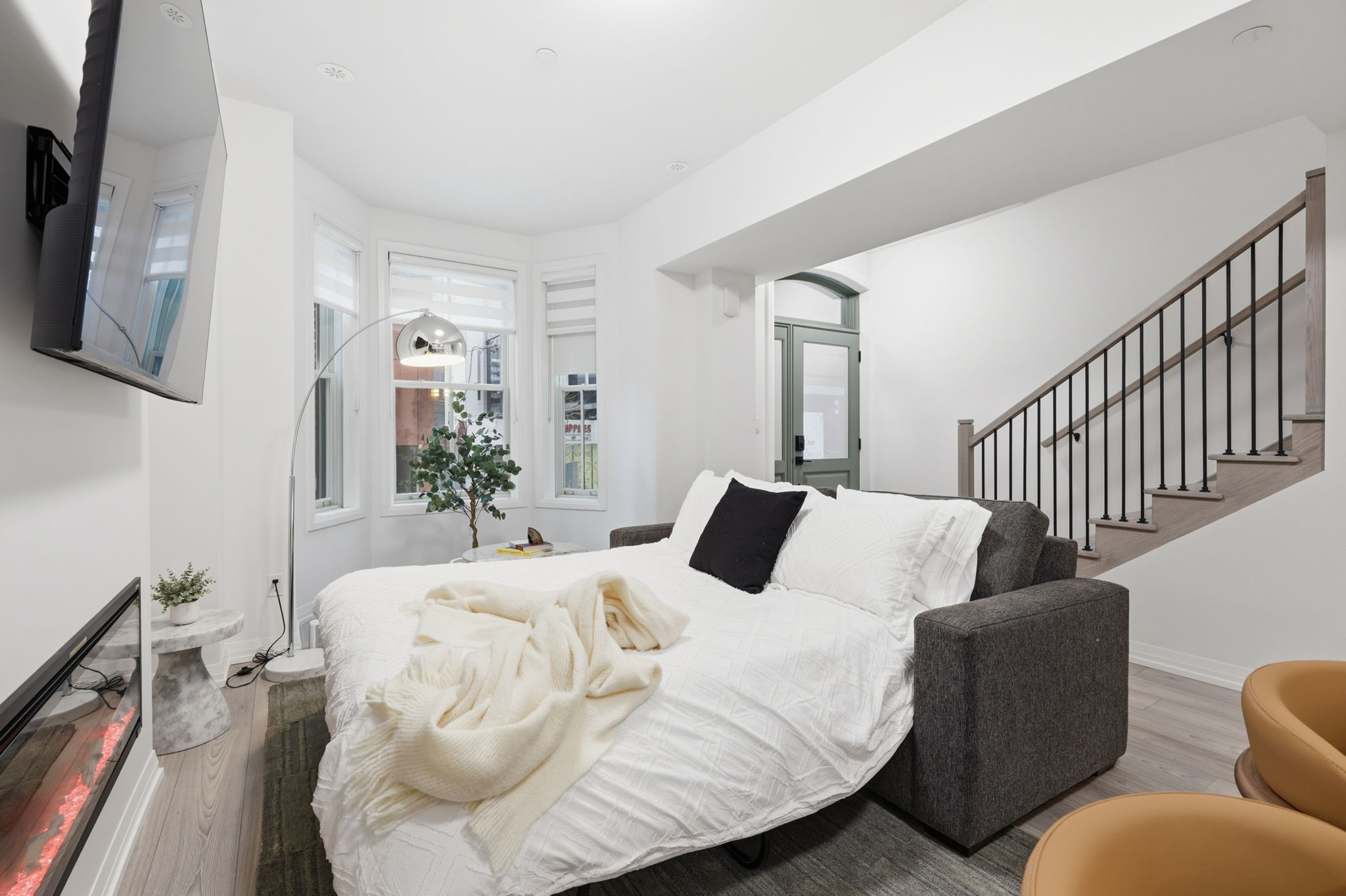 Property in Toronto — delivered property photograph 36