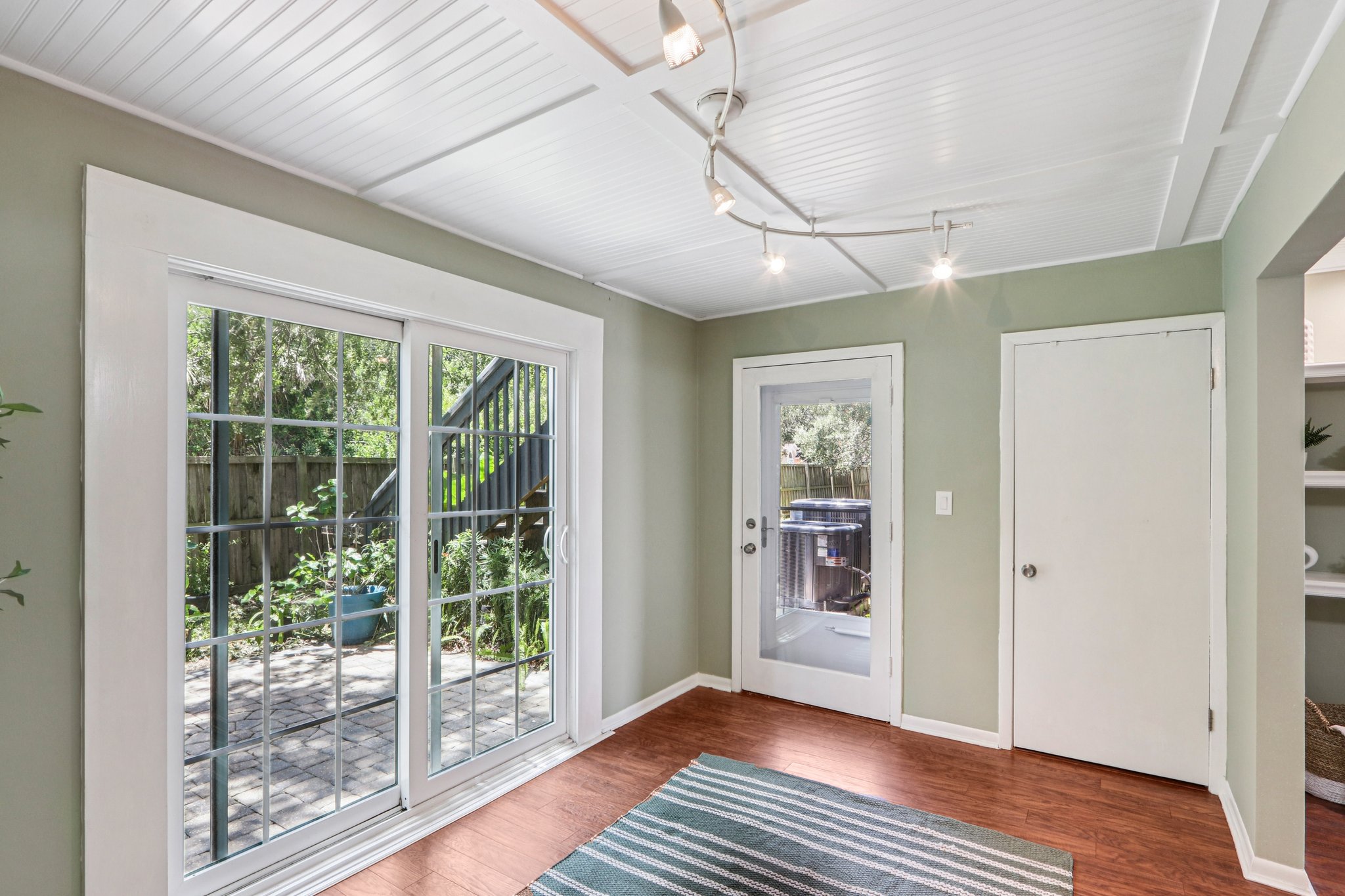 16th St 103A-S0207-014.jpg