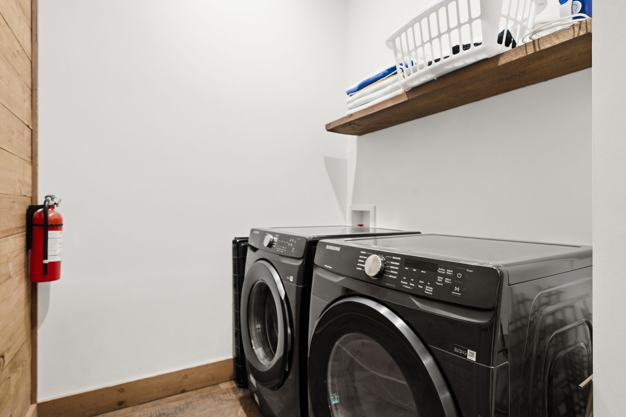  Photo 31