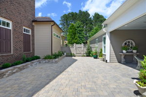  Photo 40