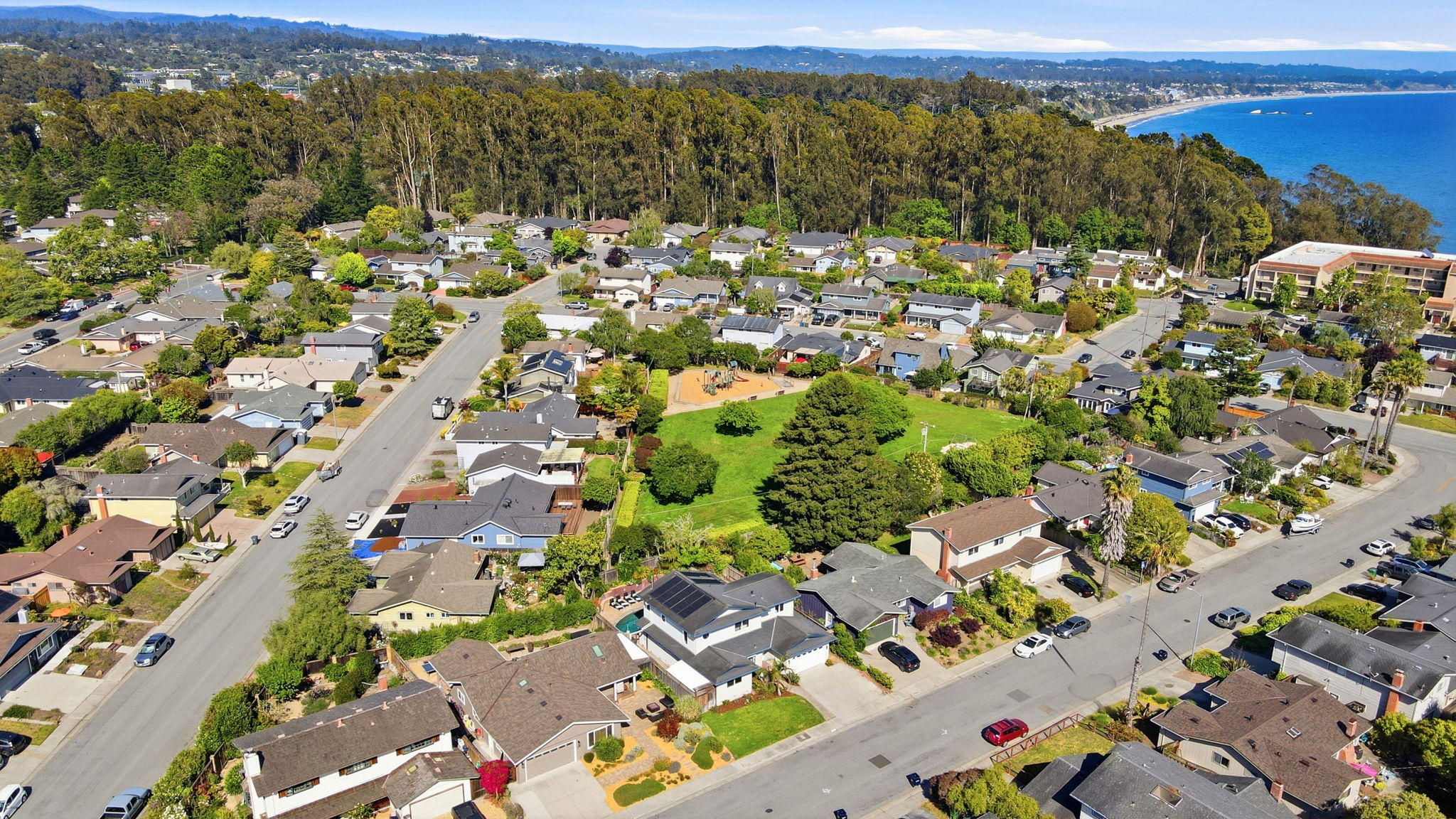013_F8_AERIAL_200 Cortez St