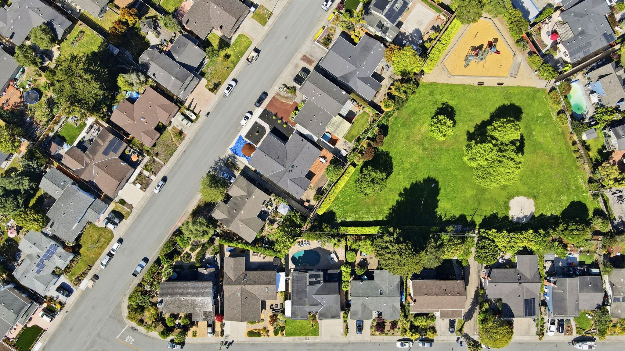 023_F8_AERIAL_200 Cortez St