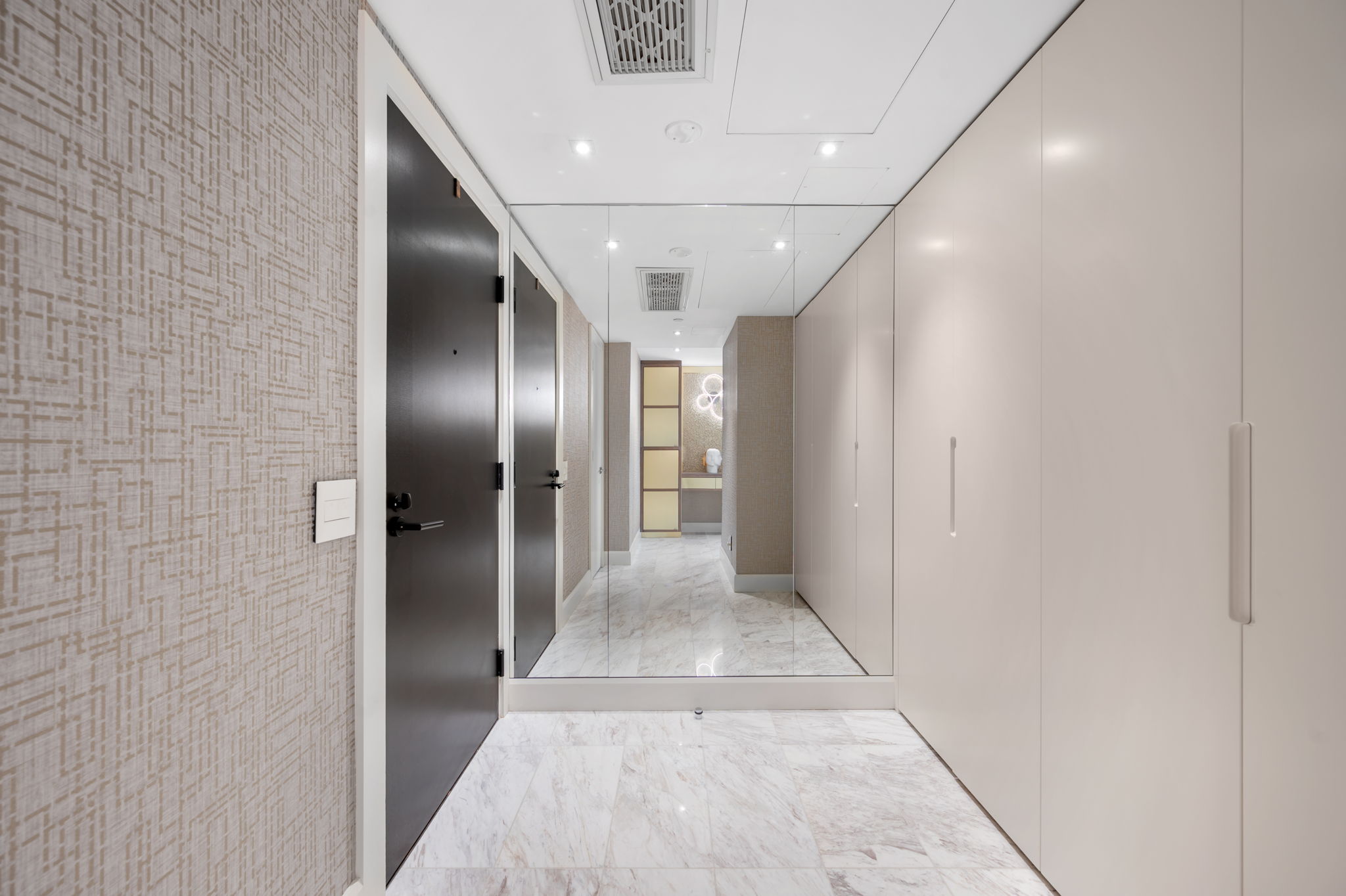 200 Cumberland St Unit 3005 Toronto, ON M5R 0B7
