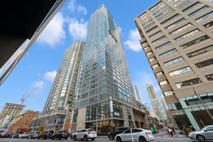 200 Cumberland St Unit 3005, Toronto ON