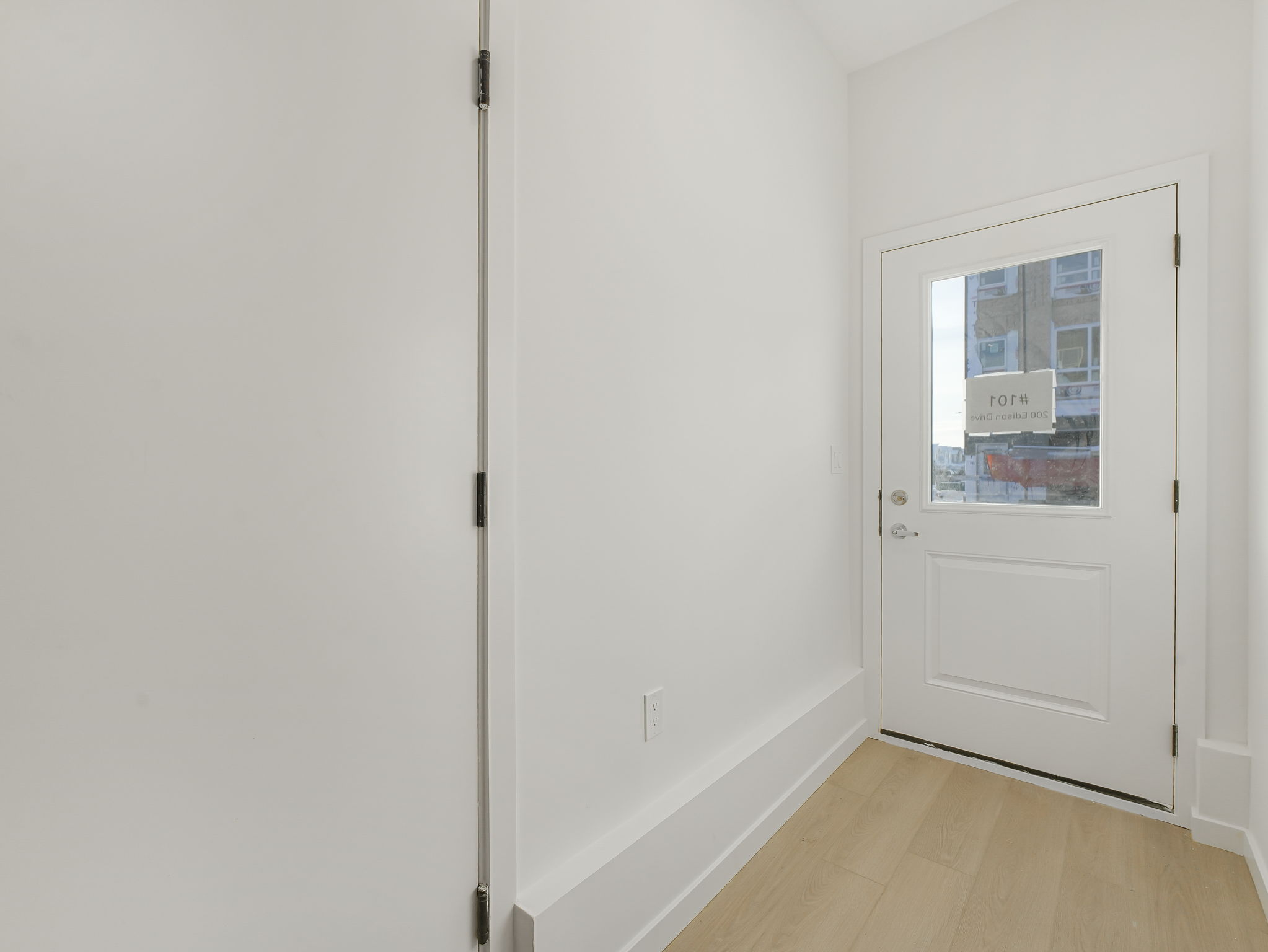 VX- Interior Image - (1)