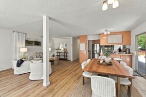 017_F8_200 Jackson St