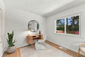 020_F8_200 Jackson St