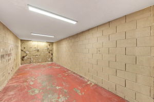 033_F8_200 Jackson St