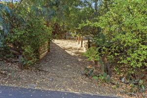 046_F8_200 Jackson St