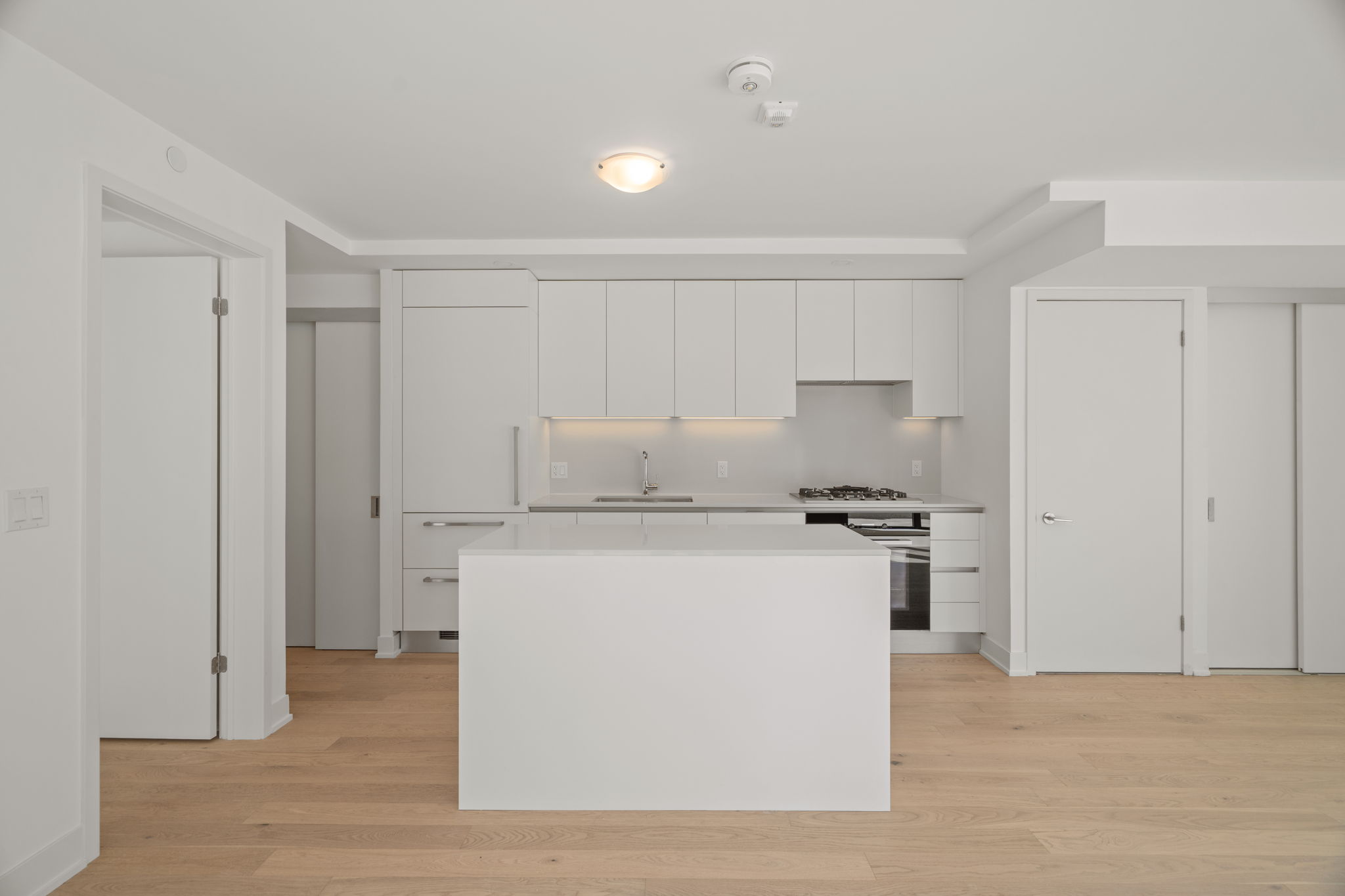 200 Keewatin Ave Unit 102 Toronto, ON M4P 1Z8