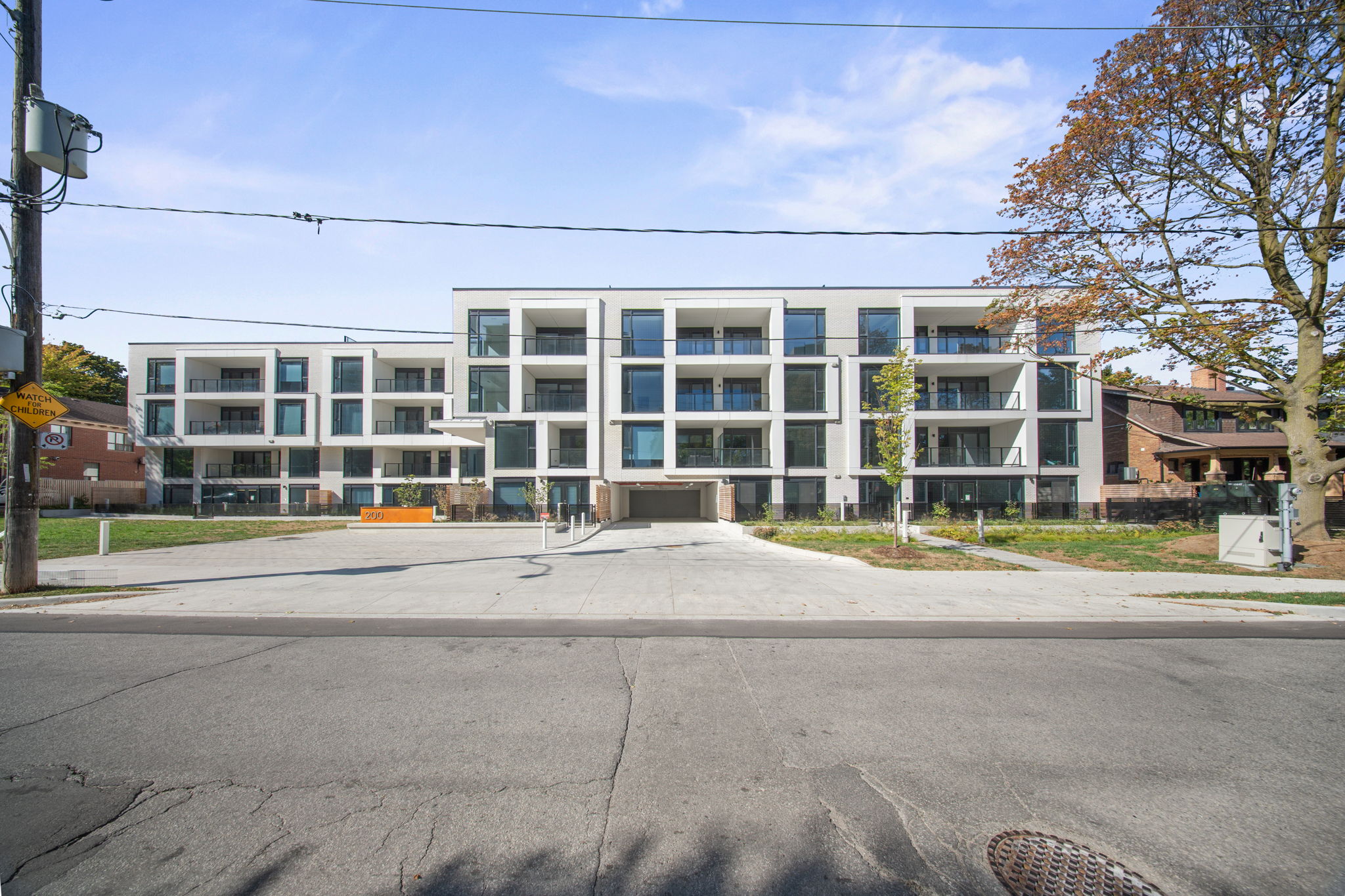 200 Keewatin Ave Unit 102, Toronto ON, Toronto — real estate photography by Amazing Photo Video