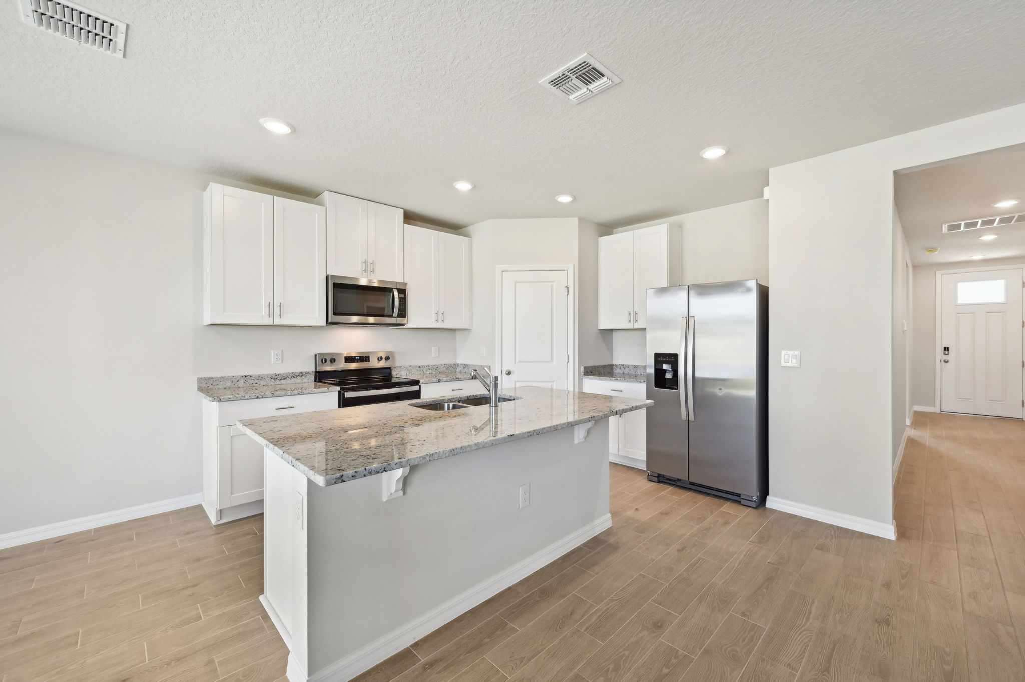 Tampa Division - Magnolia Bay - 200 Lazy Shore Drive, Nokomis, FL 34275 - 010