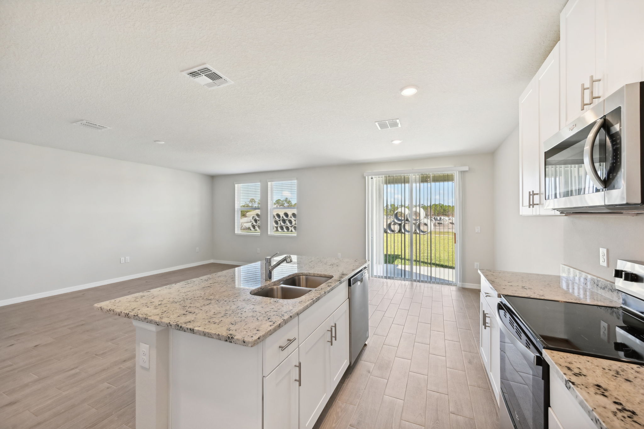 Tampa Division - Magnolia Bay - 200 Lazy Shore Drive, Nokomis, FL 34275 - 013