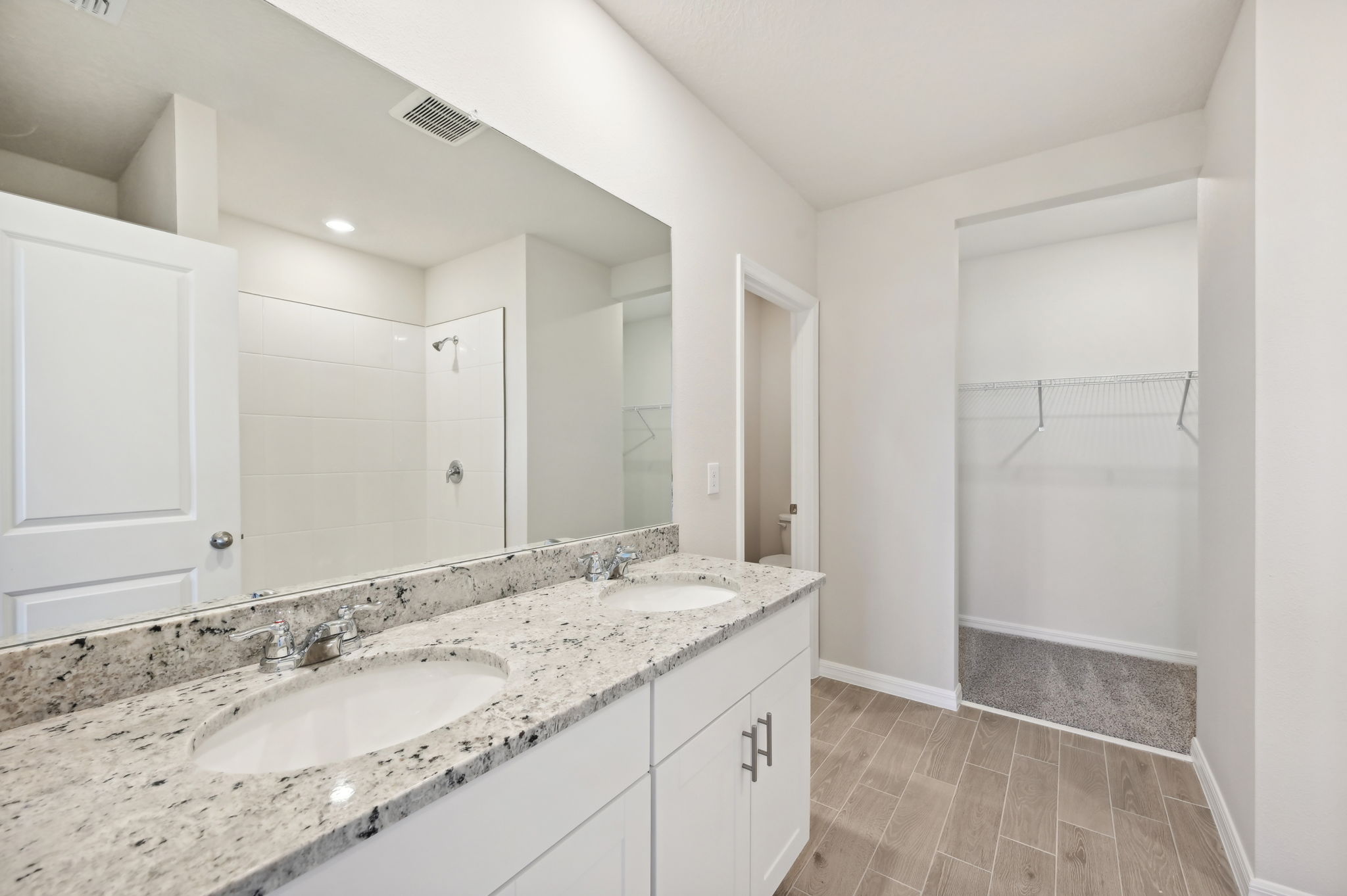 Tampa Division - Magnolia Bay - 200 Lazy Shore Drive, Nokomis, FL 34275 - 028
