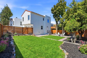 042_F8_200 Magnolia Ave