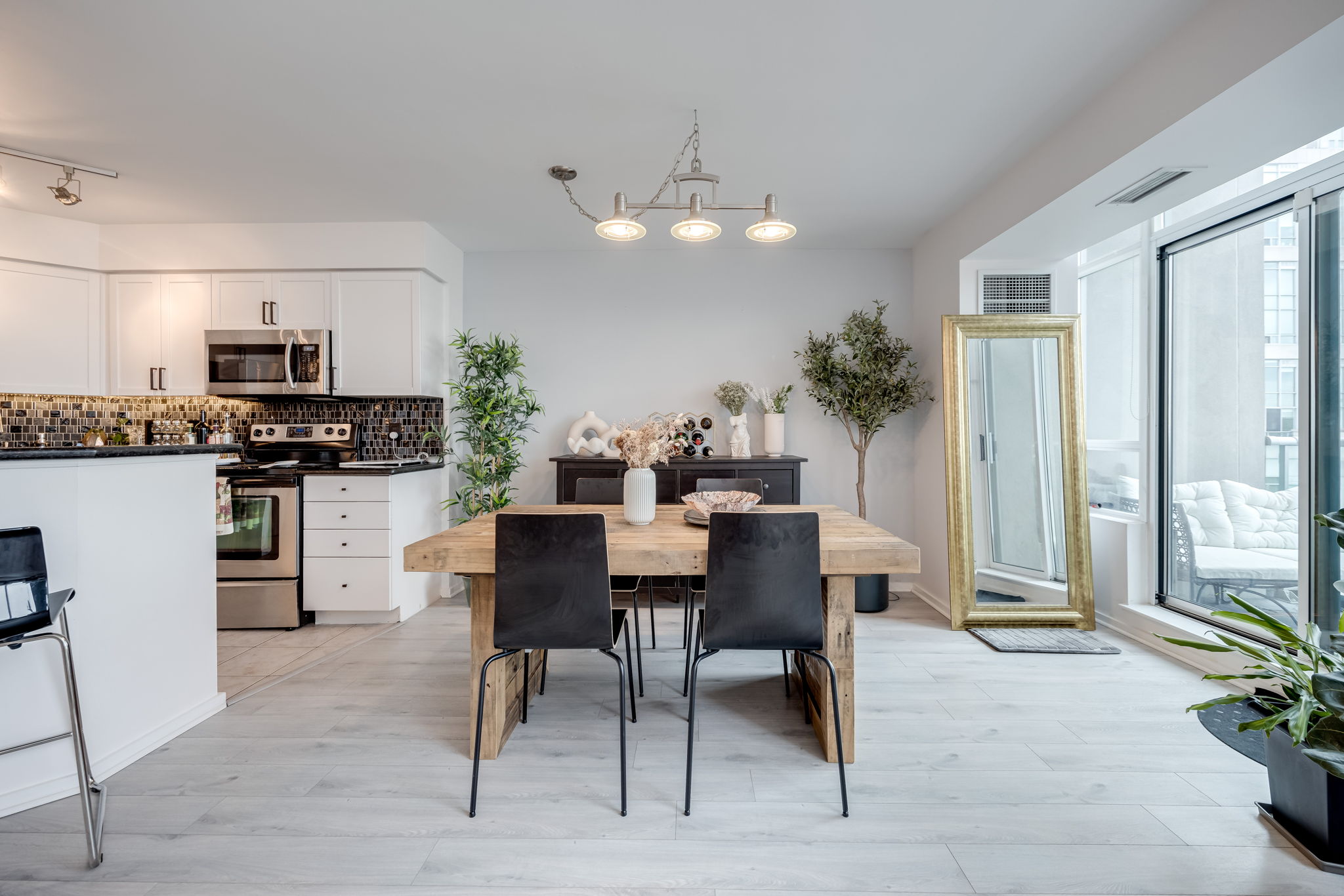 Toronto property showcase — delivered property photograph 19