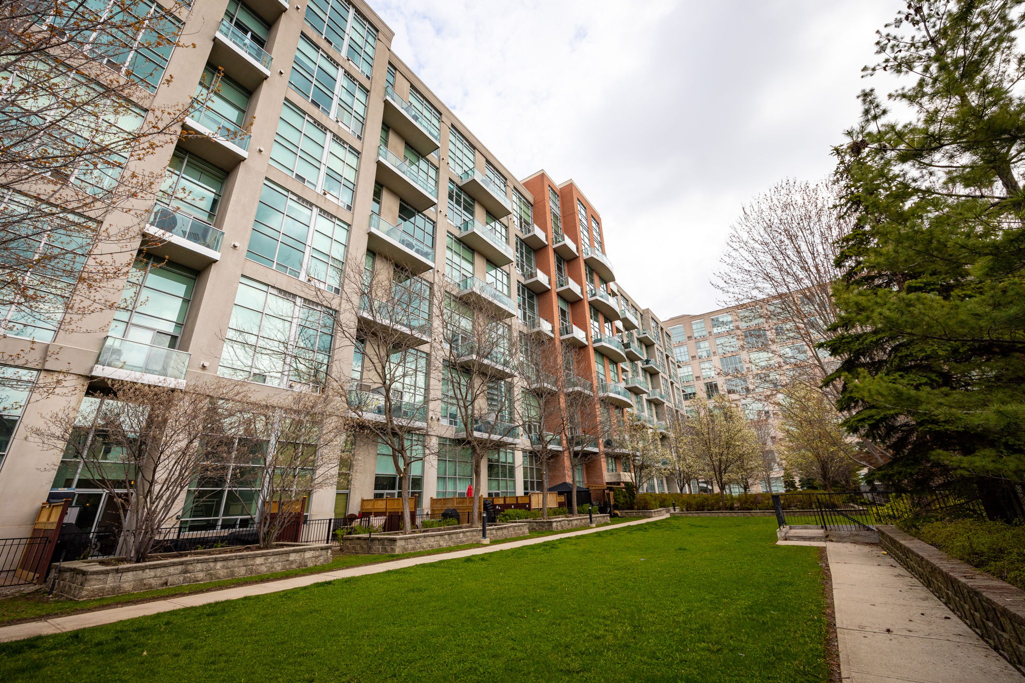Toronto property showcase — delivered property photograph 38