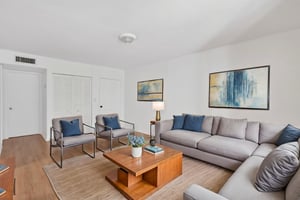 DSC00515 virtually staged.jpeg