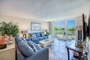 14-Great-Room-to-Lanai